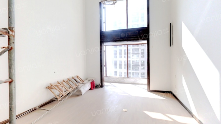 龙景逸墅二手房实景图