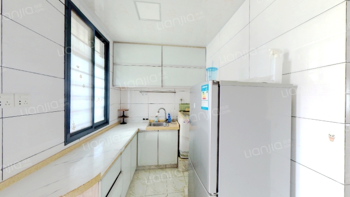 新学前学地二手房实景图