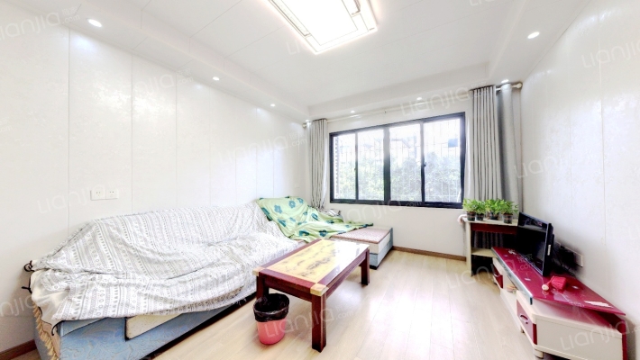 万年路72号二手房实景图