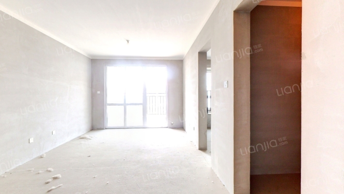 朝阳经典小三居，采光好，视野好，小区环境好-客厅