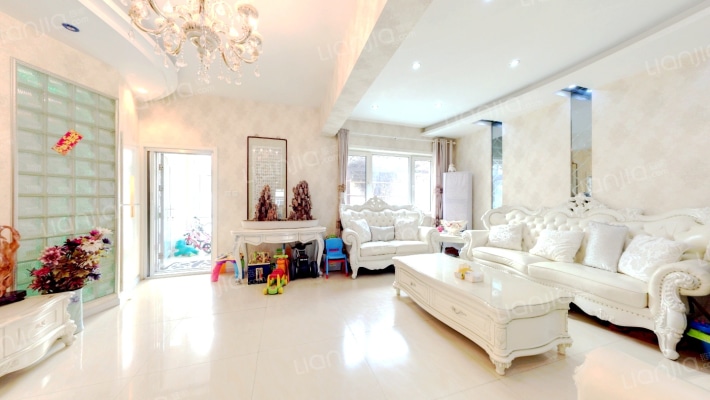 铭仁别墅二手房实景图