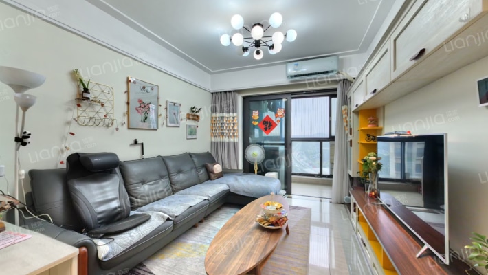 保利罗兰国际二手房实景图