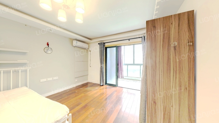 龙柏香榭苑二手房实景图