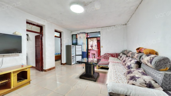 日化厂宿舍二手房实景图