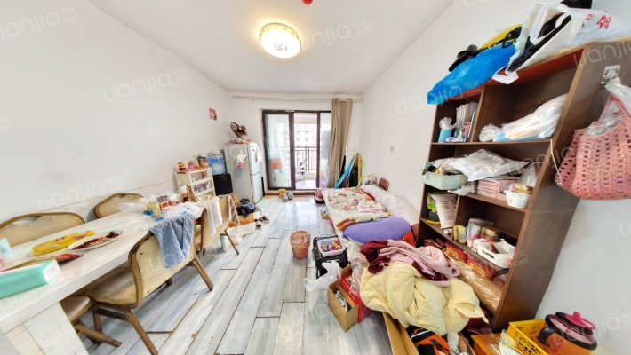 万科印象花园四期二手房实景图