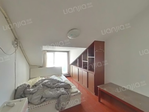 合租·风和日丽 6居室 北卧