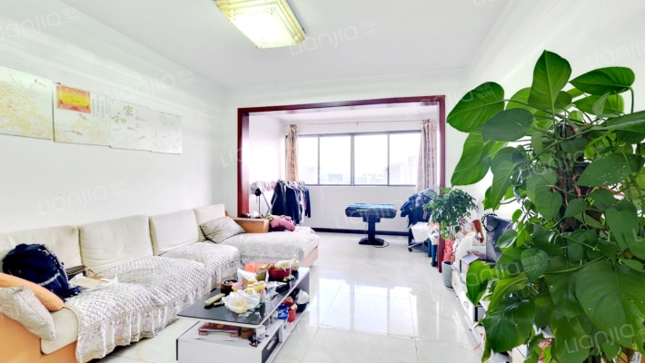 鸿通世纪华庭二手房实景图