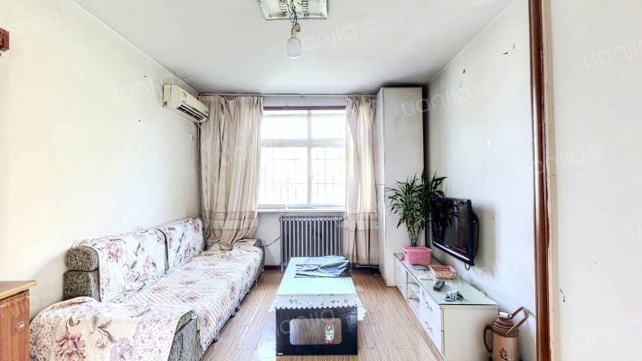 南北通透两居室 满五税费低 停车方便户型方正-客厅