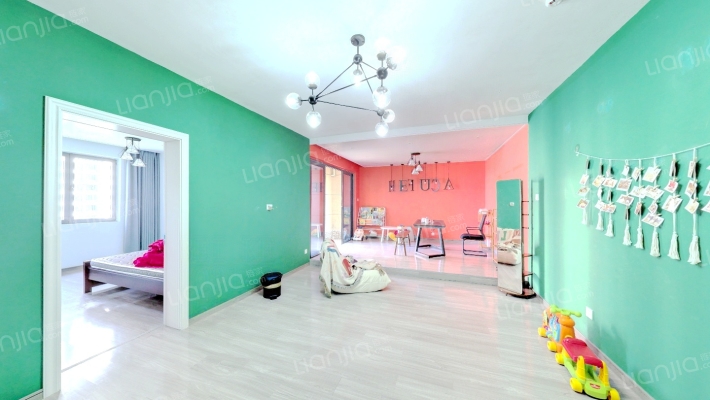 嘉弘花苑二手房实景图