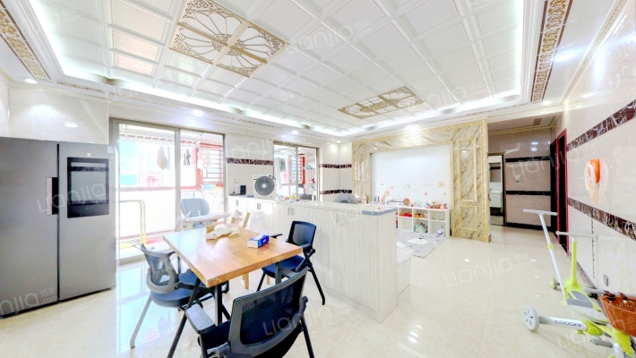 世茂湖滨首府B区二手房实景图