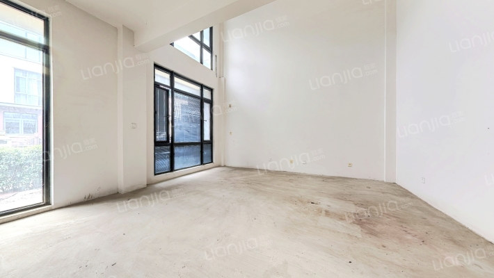 秦馀山庄二手房实景图