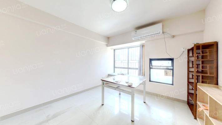 南海中心二手房实景图