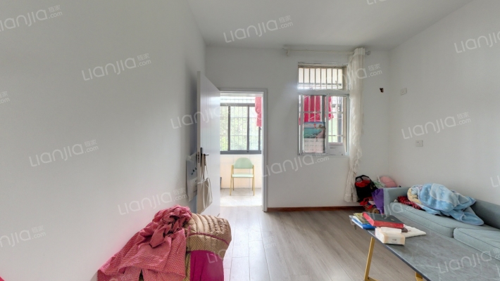 银行宿舍二手房实景图