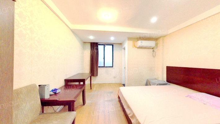 名典公寓二手房实景图