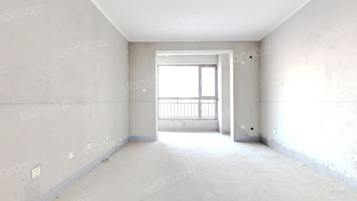 大社区，高绿化，南北双通透 房本满二-客厅