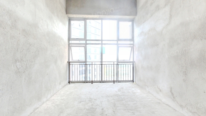 绿地东海岸海湾风尚中心铂俪湾二手房实景图