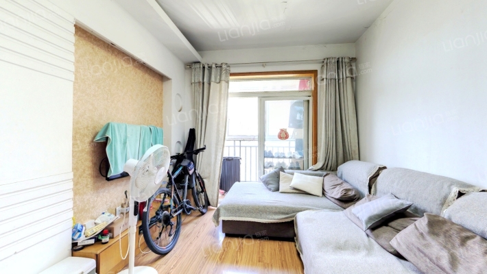 青宜居一期二手房实景图