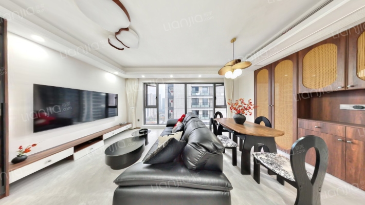 世茂国风源赋二手房实景图