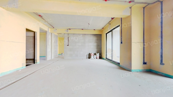 纯水岸东湖三期二手房实景图