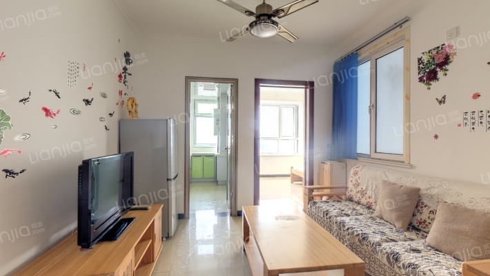 此房位于华阳主路旁，电梯房，交通便利-客厅