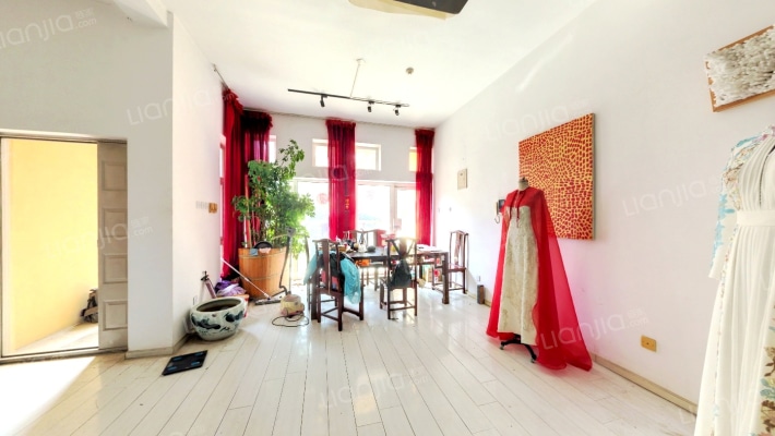 雪梨澳乡E区二手房实景图