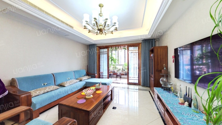 保利湖畔林语西区二手房实景图