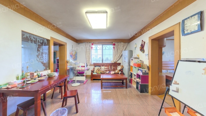 恒中小区二手房实景图