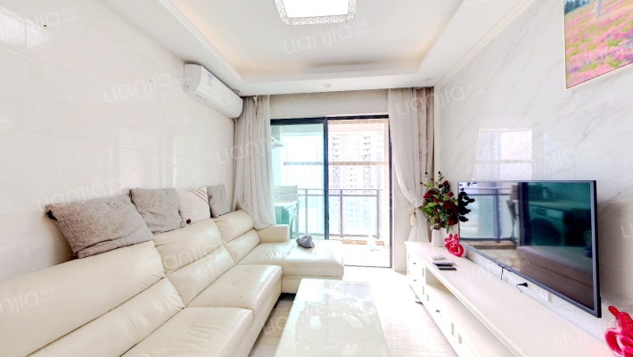 御湖半山二手房实景图