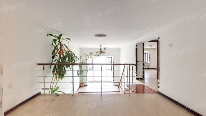 红馆二手房实景图