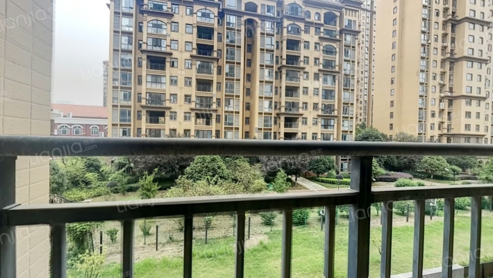滨水翡丽城二期二手房实景图