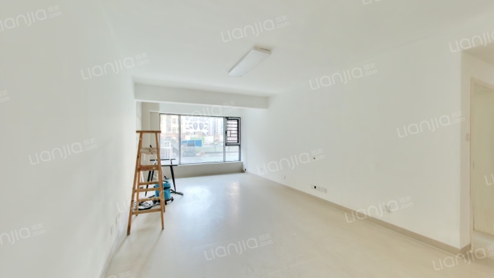 万达临湖苑E区二手房实景图