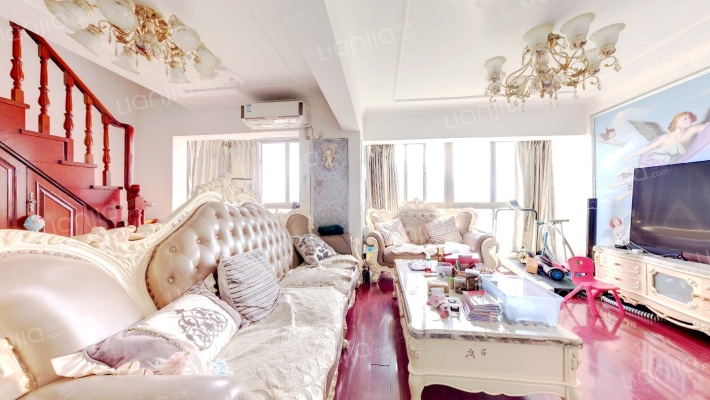 新世界鹿茵翠地二手房实景图