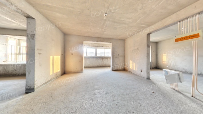 美岸华庭二手房实景图