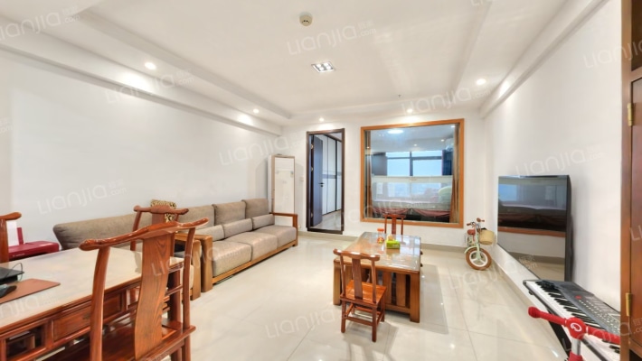 万亚广场二手房实景图