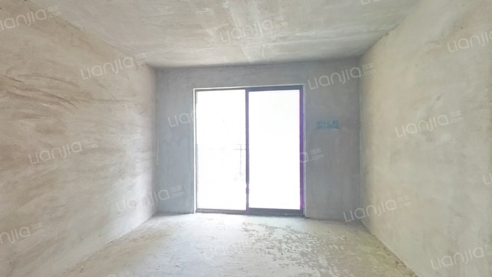 中乾融紫台二手房实景图