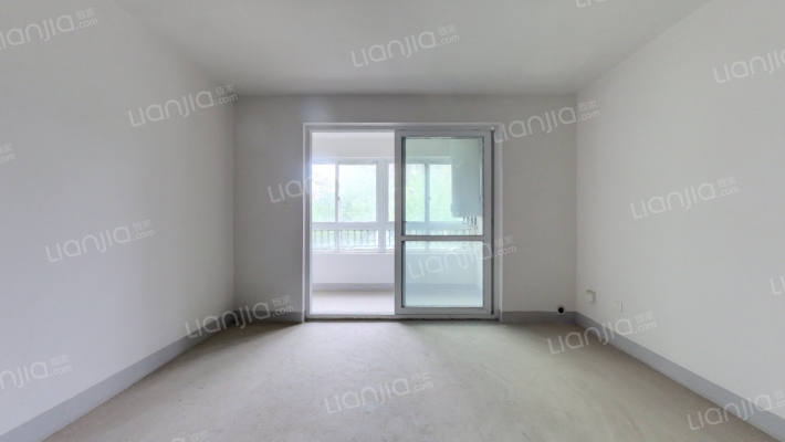 江畔花苑南区二手房实景图