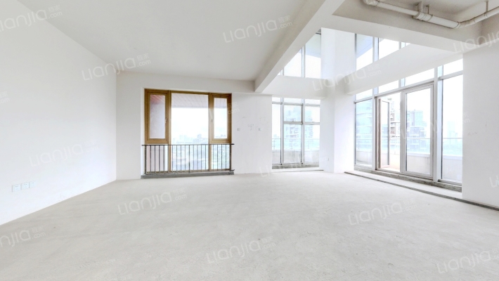 麓湖生态城澜语溪岸二手房实景图