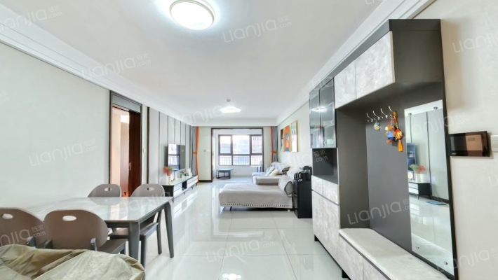 融创外滩公馆一期二手房实景图