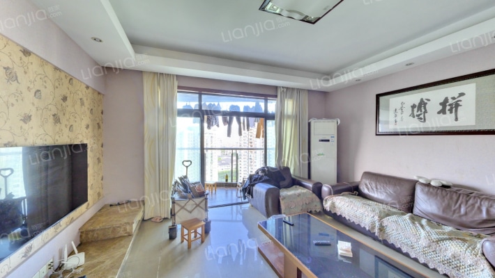 圣湖天域二手房实景图