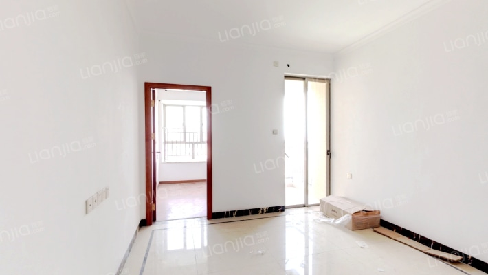 东逸湾松湖轩二手房实景图