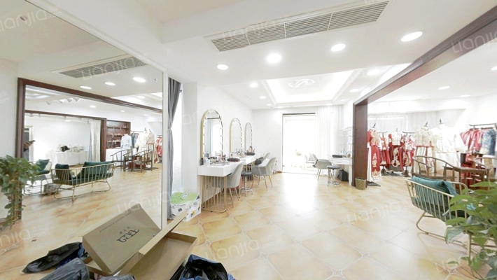 财富中心二手房实景图