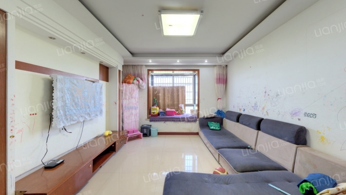 鸿运家园二手房实景图