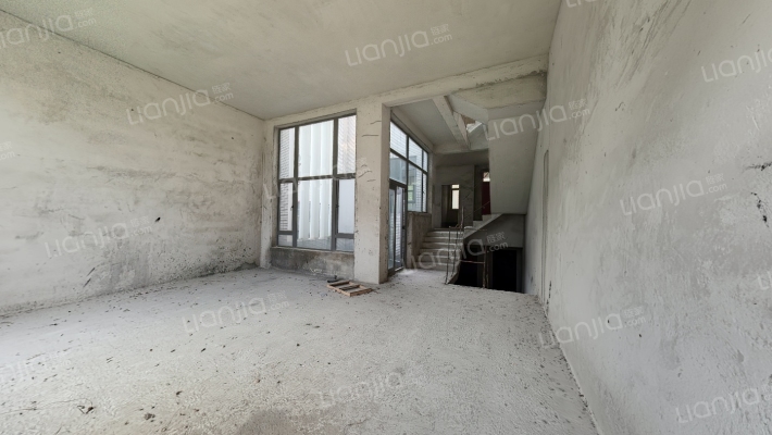 柏丽华庭二手房实景图