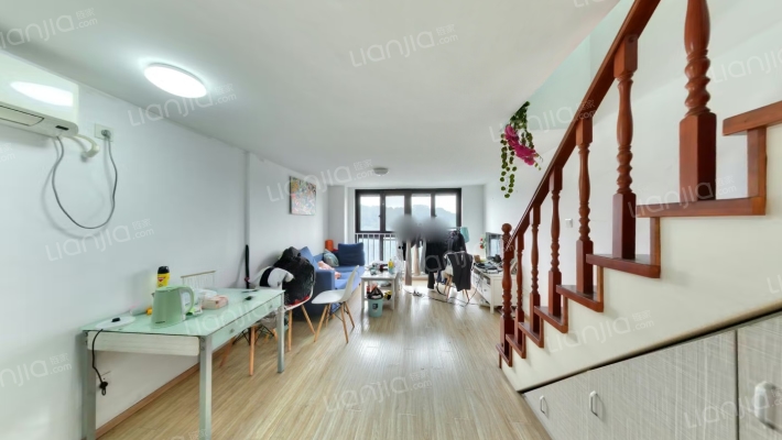 翠屏水晶广场二手房实景图