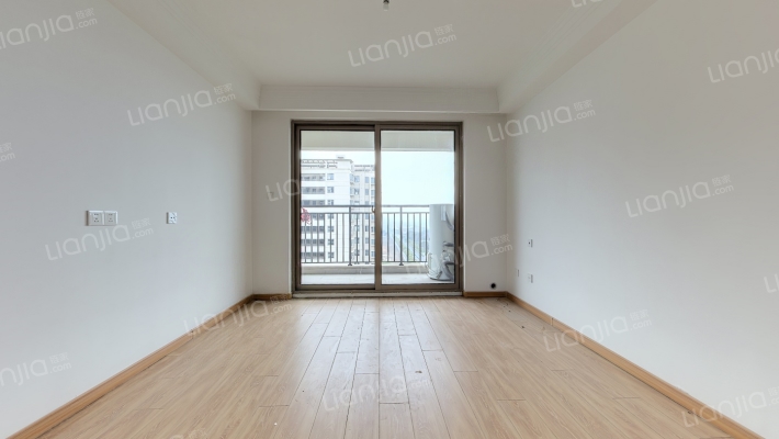 绿地新里海源名邸二手房实景图