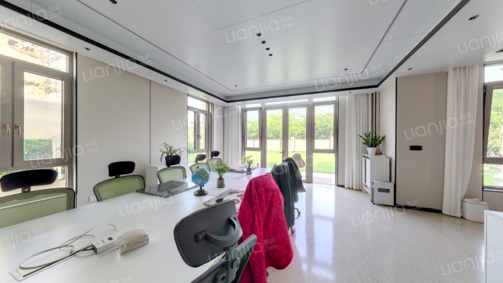 棕榈滩高尔夫别墅二手房实景图