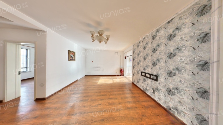 先春园纪春里二手房实景图