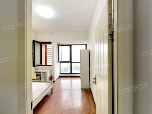 合租·隐龙湾 3居室 南/北卧