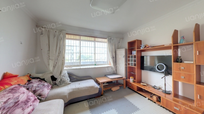 蓝天嘉苑二手房实景图