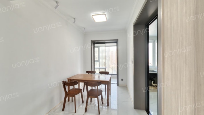 世茂锦绣长江四期二手房实景图